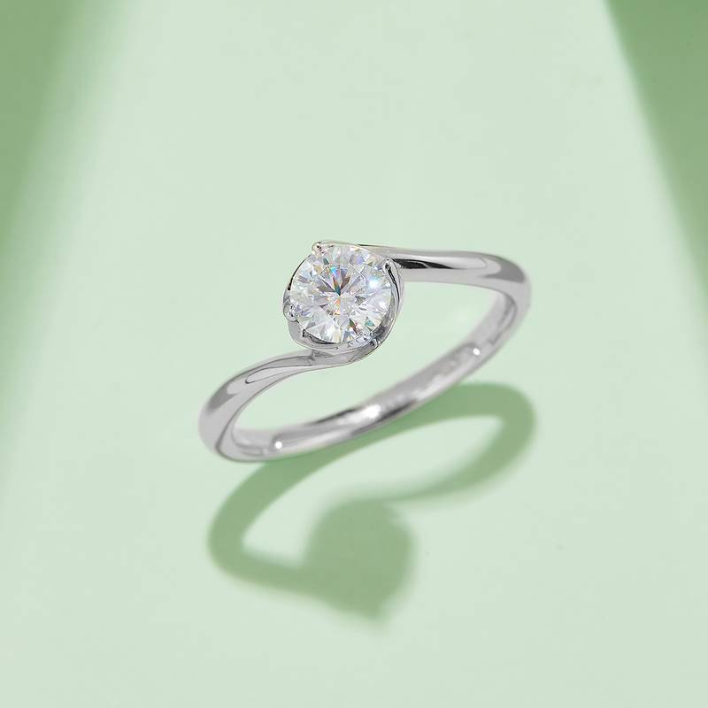扭臂花蕾S925银镀白金MoissaniteWomen's Ring50分D级
